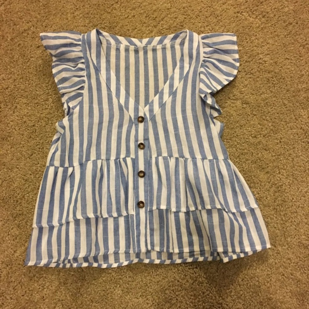 Cute ruffle top